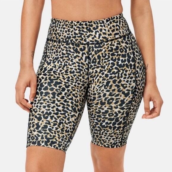 Outdoor Voices Pants - Outdoor Voices Zoom Superform 10” shorts with pocket sz XS NWT MSRP $78